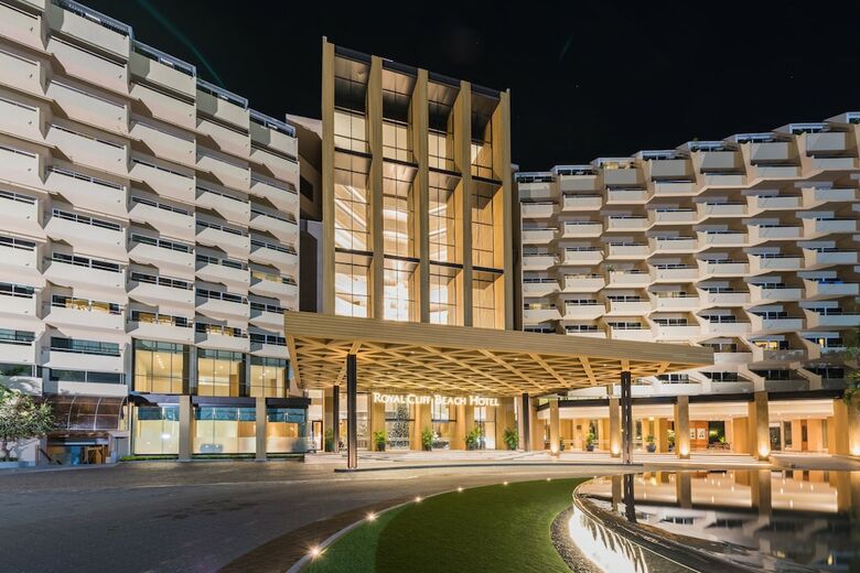 Apartamento Royal Cliff Beach Hotel