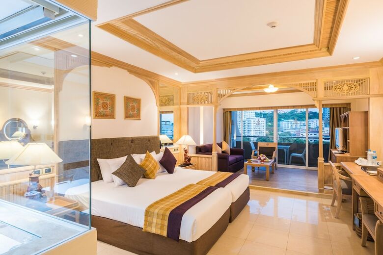 Apartamento Royal Cliff Beach Hotel