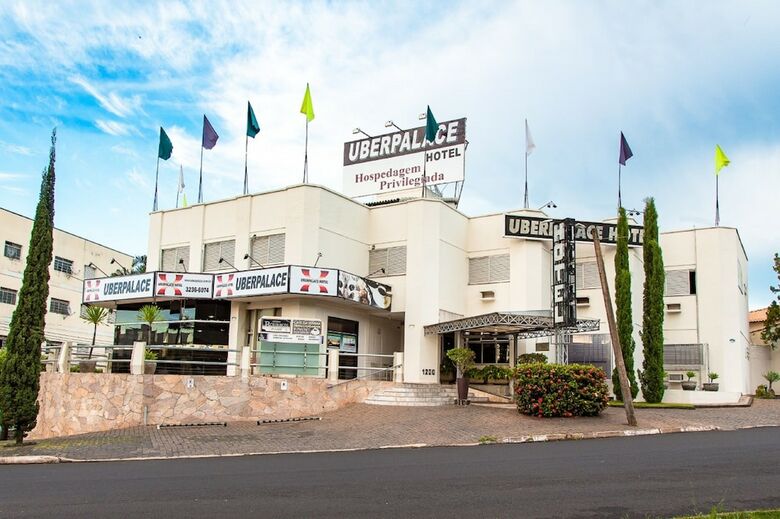 Uberpalace Hotel