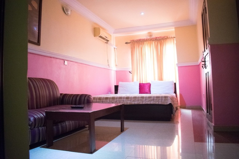 Hotel Maria Suites