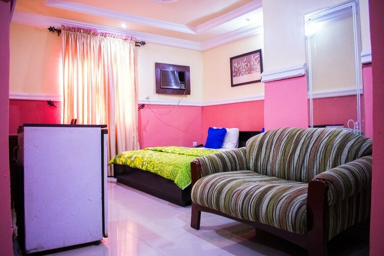 Hotel Maria Suites