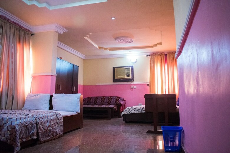 Hotel Maria Suites