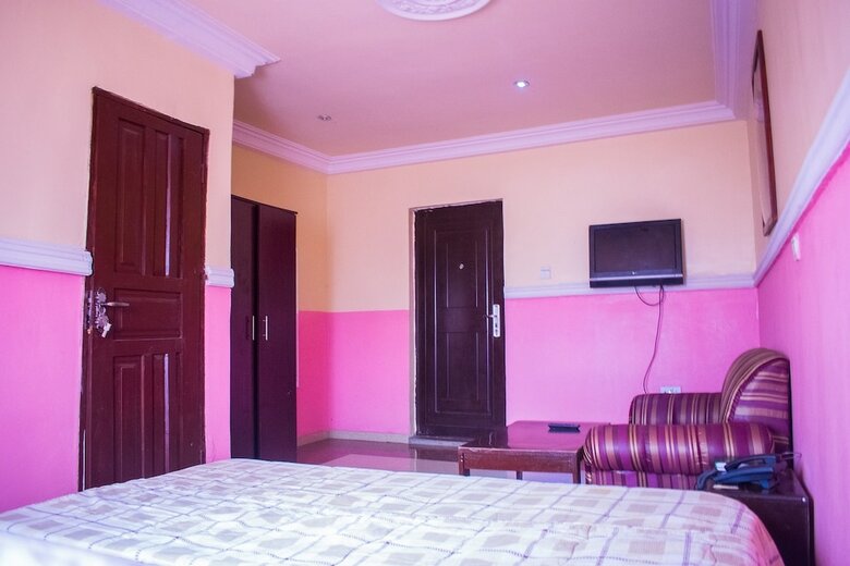 Hotel Maria Suites