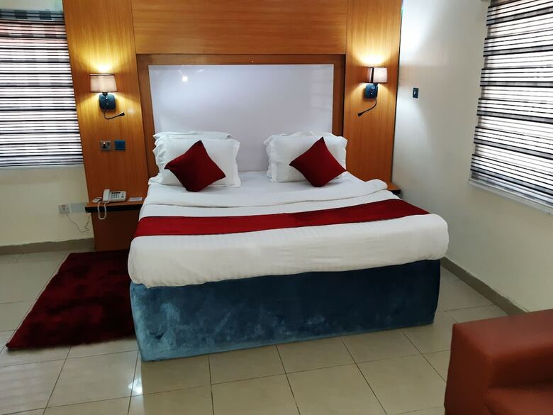 Extended Stay Grand Hotel