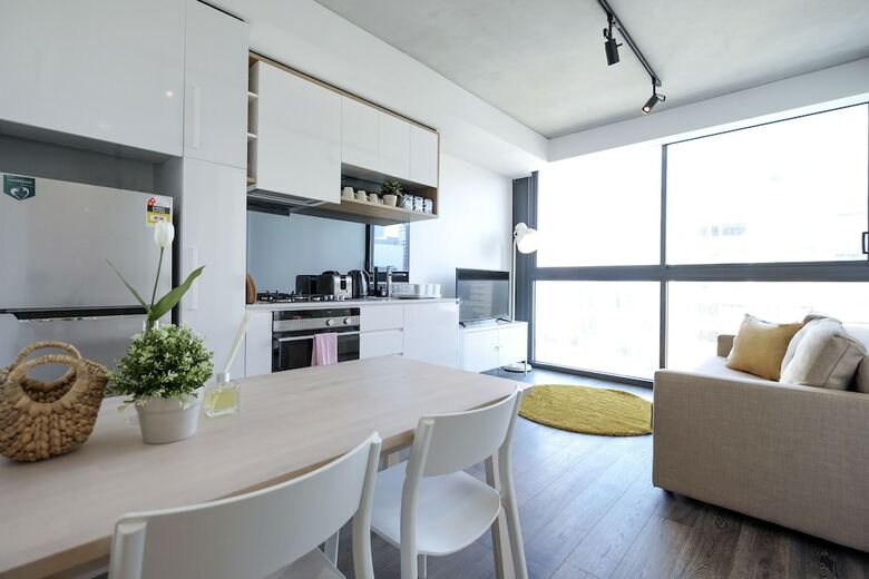 Mono Apartments On La Trobe
