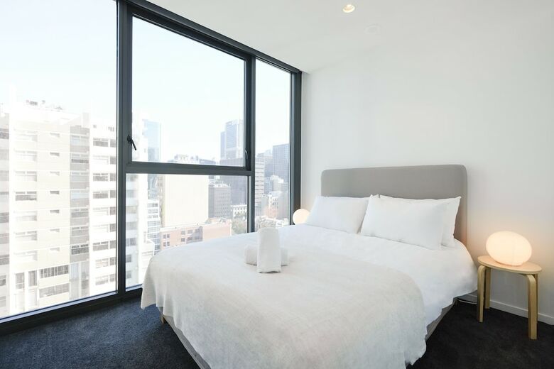Mono Apartments On La Trobe