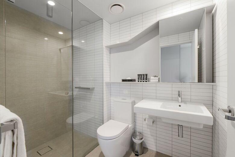 Mono Apartments On La Trobe