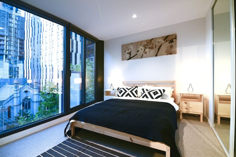 Mono Apartments On La Trobe