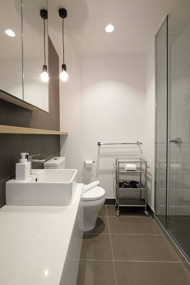 Mono Apartments On La Trobe