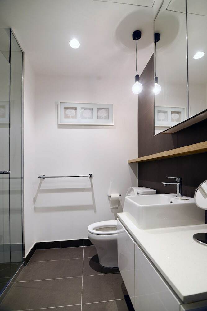Mono Apartments On La Trobe