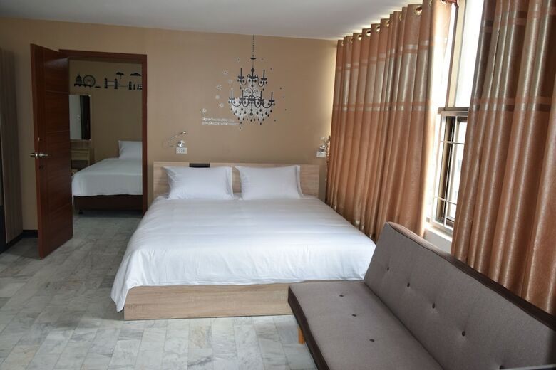 Hostal Like Home