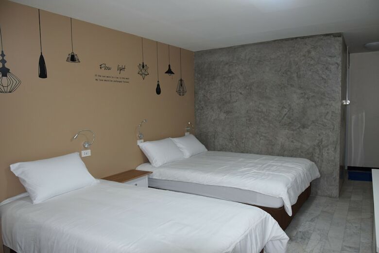 Hostal Like Home