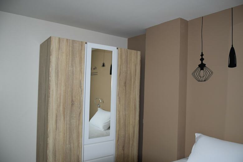 Hostal Like Home
