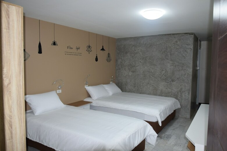 Hostal Like Home
