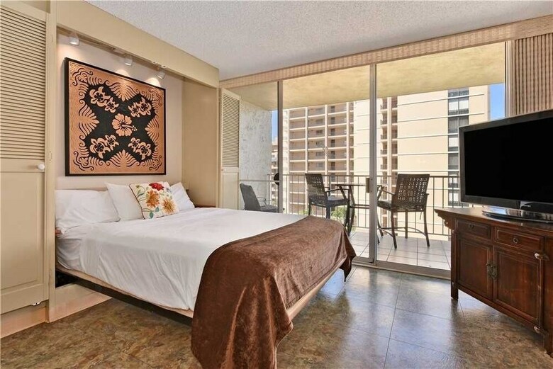 Royal Kahana #617 - Studio Condo