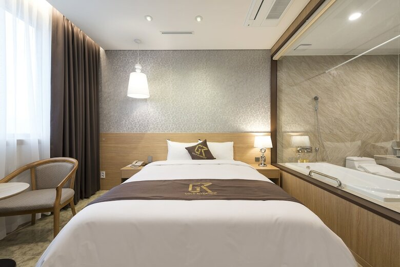 Gold River Hotel