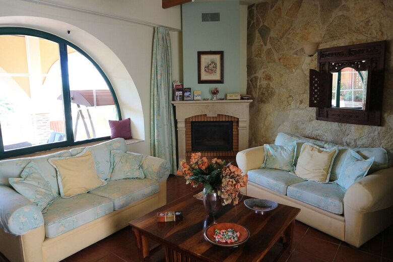 Apartamentos Orsalia Luxury Suites