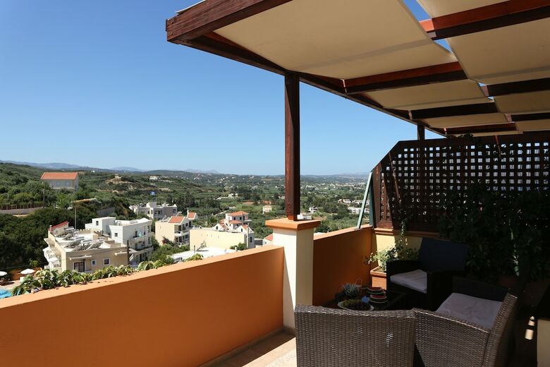 Apartamentos Orsalia Luxury Suites