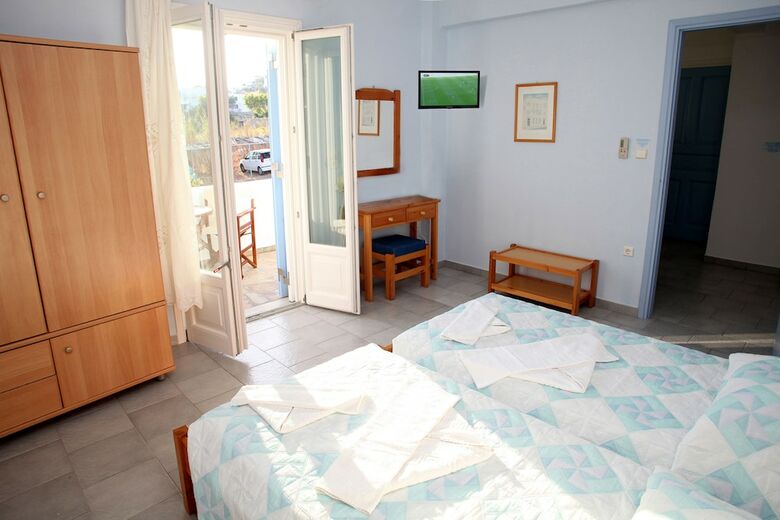 Hotel Agnadi Syros Studios & Rooms