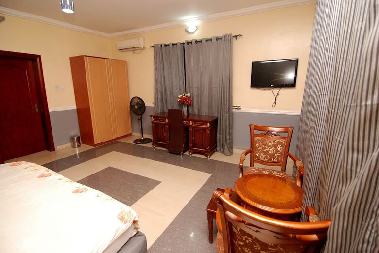 Hotel Peace Royal Resort