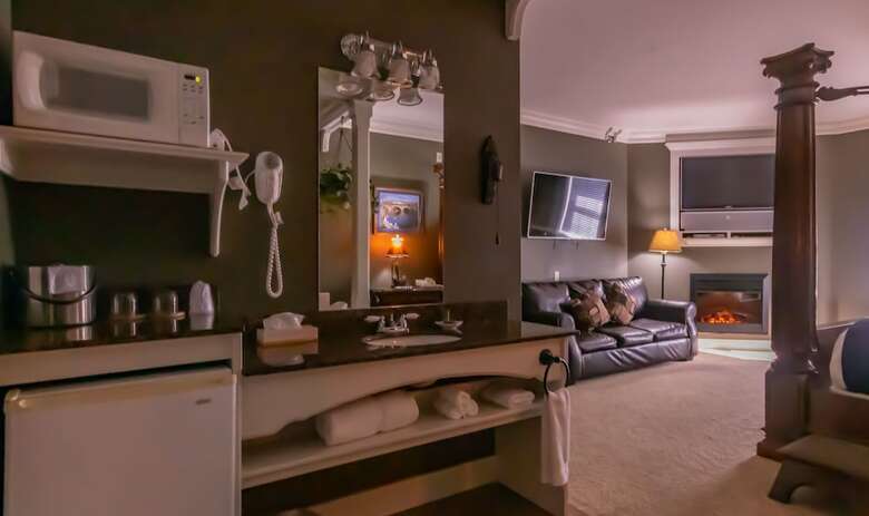 Hotel Depot Inn And Suites