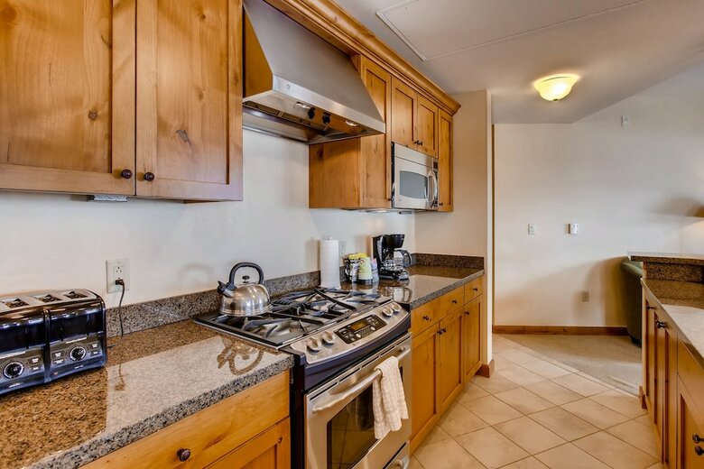 Posada Lodge At Mountaineer Square