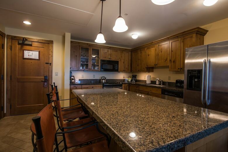 Posada Lodge At Mountaineer Square
