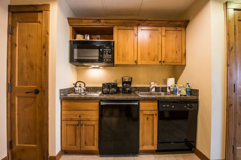 Posada Lodge At Mountaineer Square
