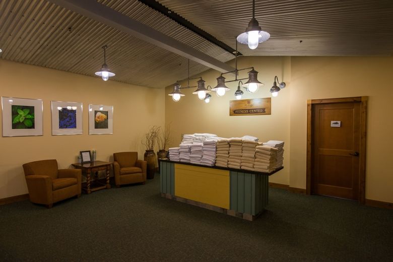 Posada Lodge At Mountaineer Square