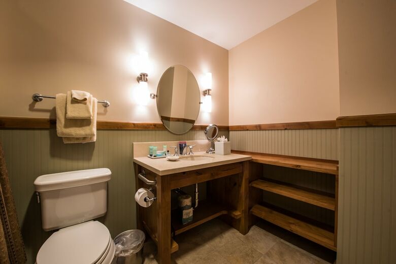 Posada Lodge At Mountaineer Square