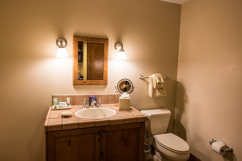 Posada Lodge At Mountaineer Square