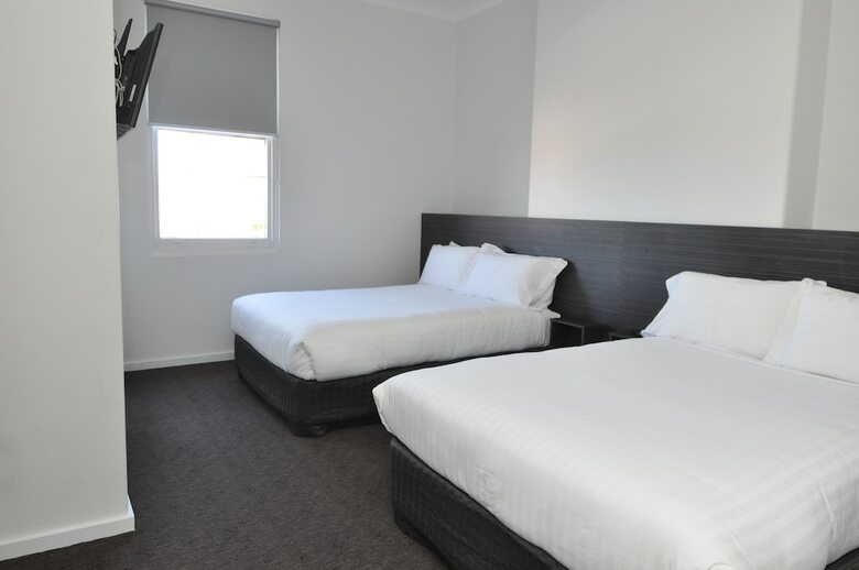Queens Head Hotel