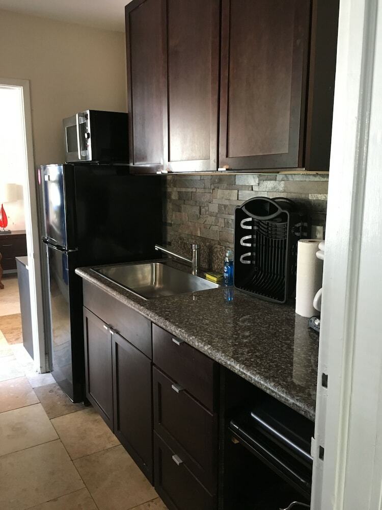 Hotel Sea Steps Suites