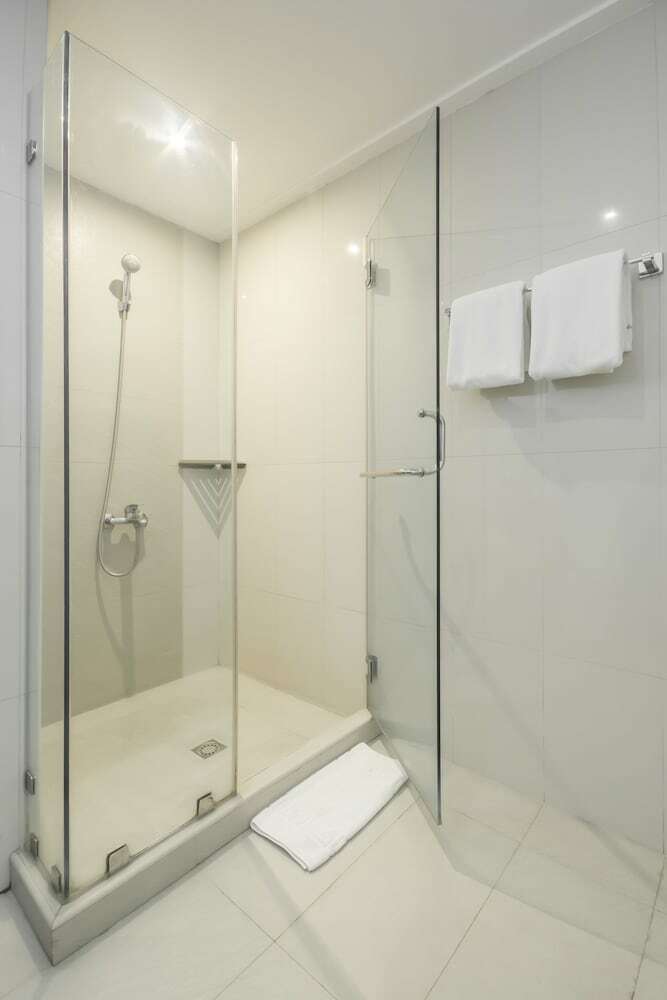 Hotel Salcedo Suites At Lpl Manor