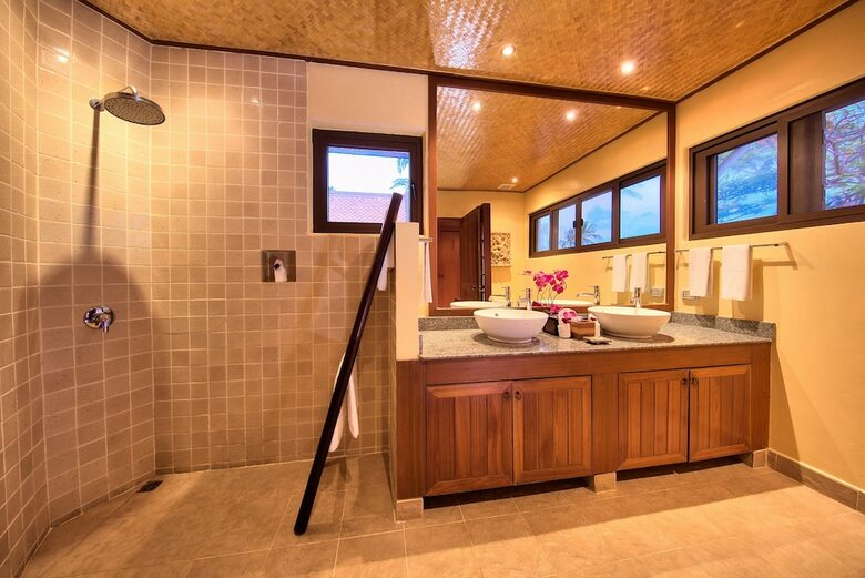 Baan Buaa - 3 Bedroom Beach Side Villa