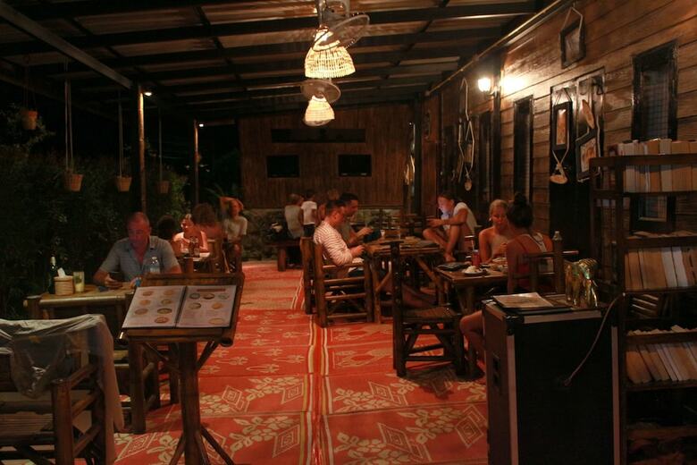 Hostal Love Station Hostel