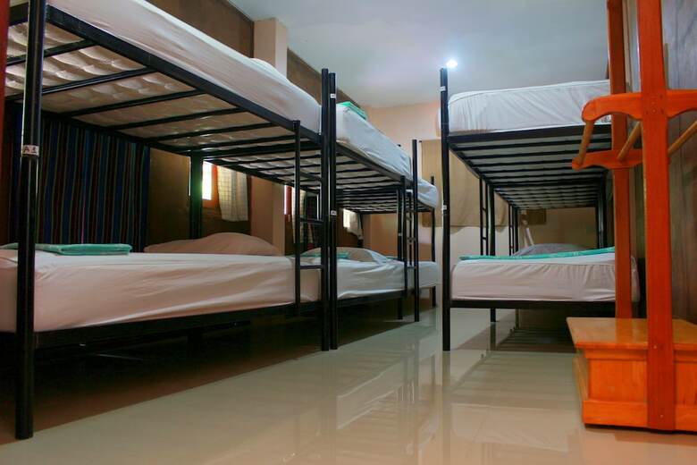 Hostal Love Station Hostel