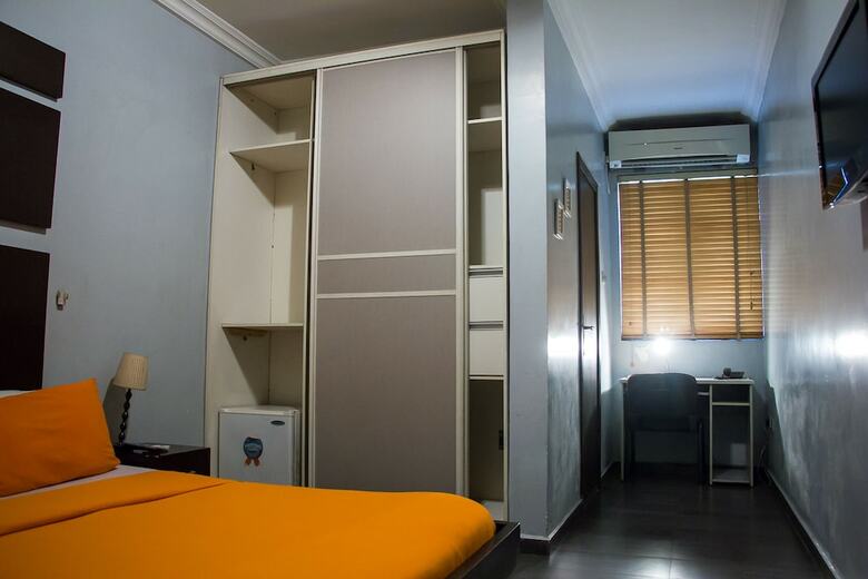 Hotel Precinct Comfort Services, Ikoyi