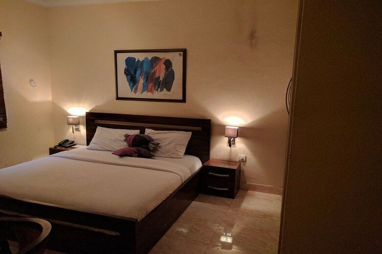 Porschester Hotel And Suite