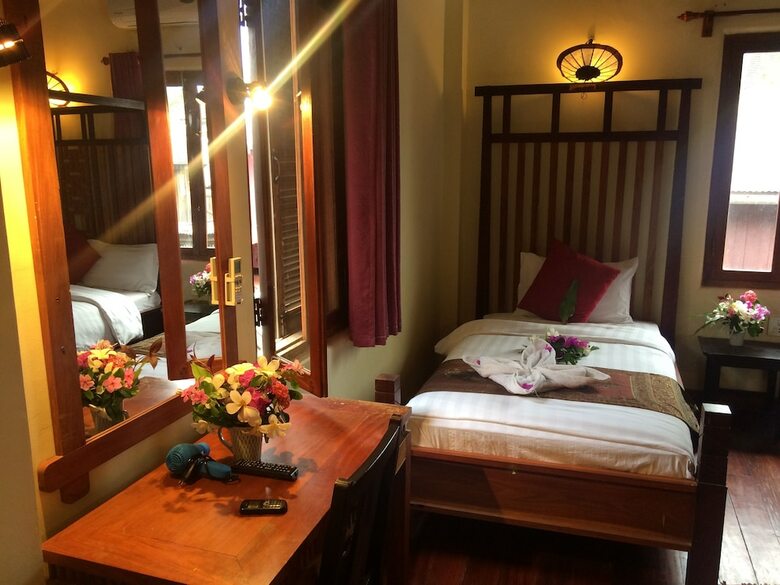 Hotel Chaluenxay Villa