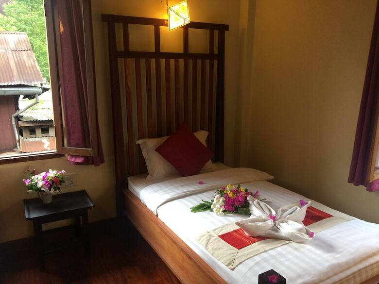 Hotel Chaluenxay Villa