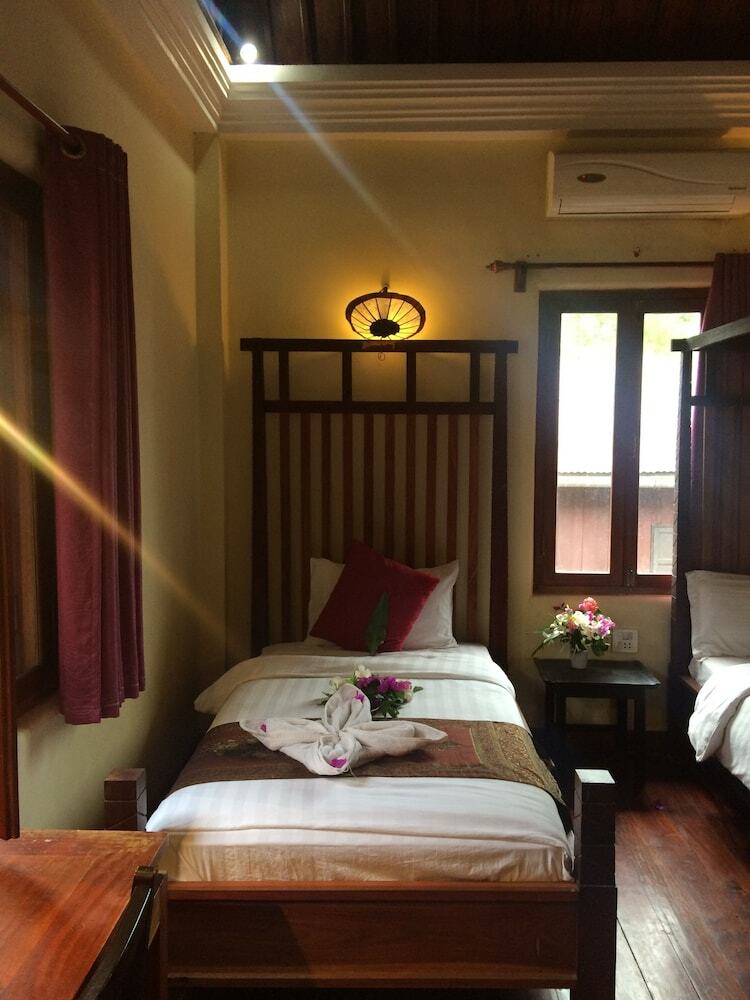 Hotel Chaluenxay Villa