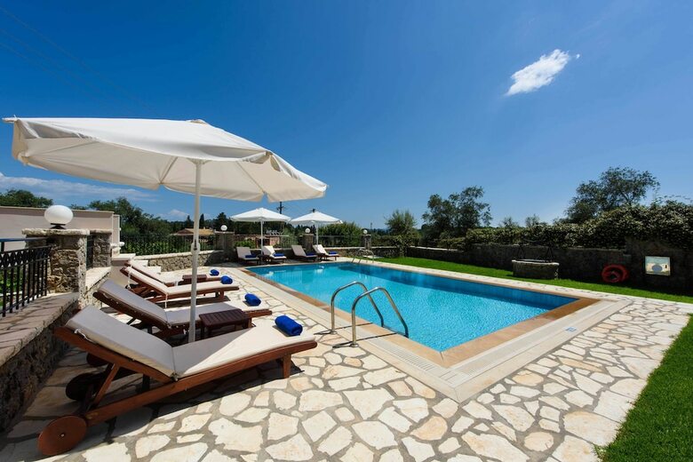 Il Tesori Dassia Villas