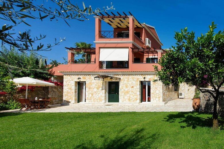 Il Tesori Dassia Villas