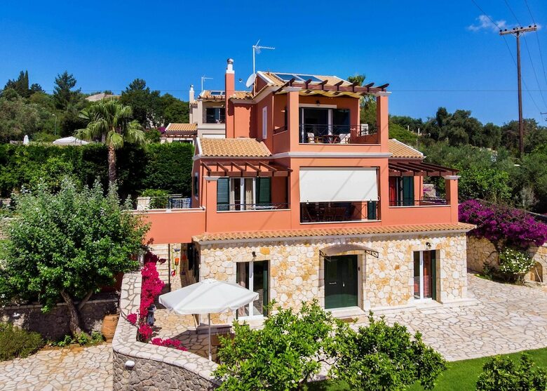 Il Tesori Dassia Villas