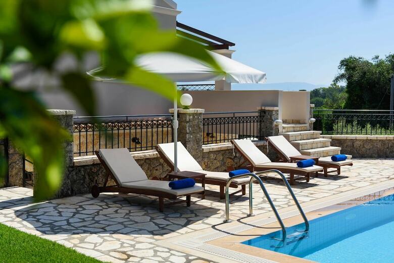 Il Tesori Dassia Villas