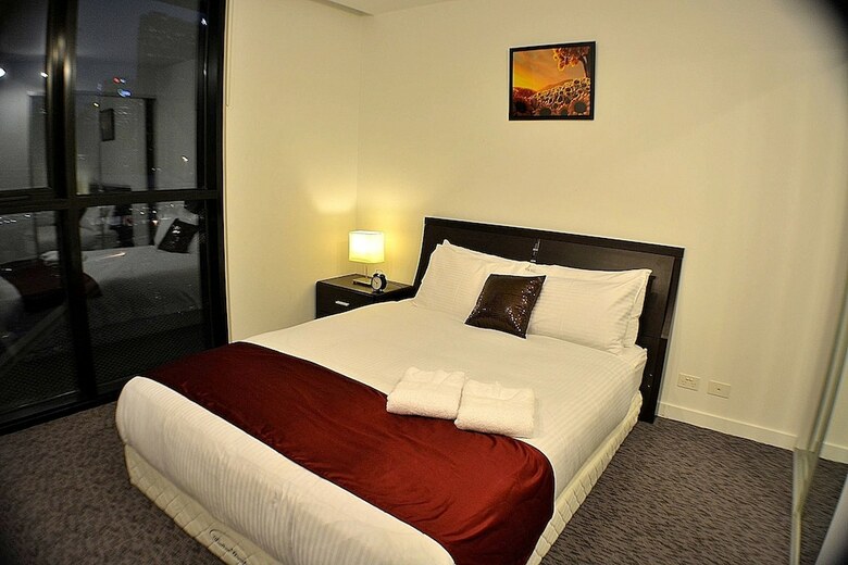 Royal Stays Apartments Docklands