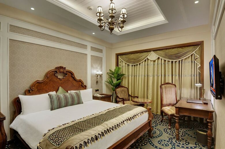 Express Inn The Business Luxury Hotel