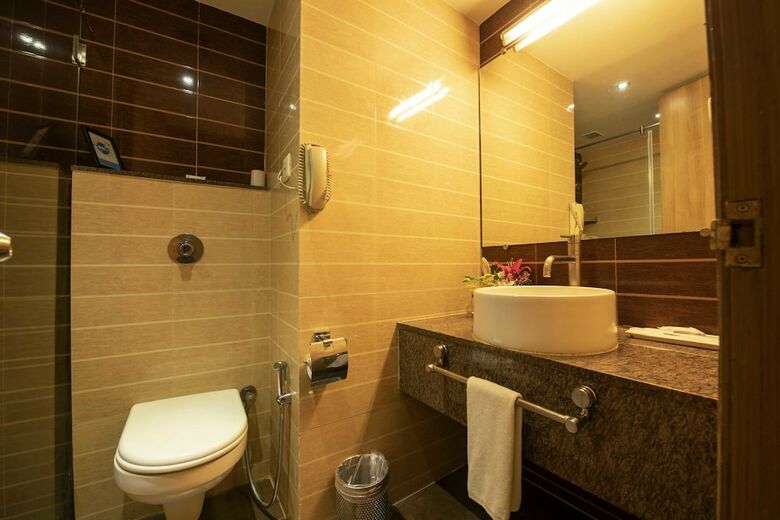 Express Inn The Business Luxury Hotel