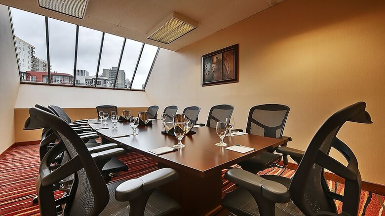University Place Hotel & Conference Center